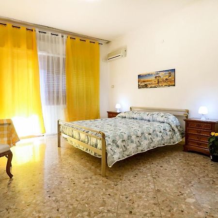 A Casa Di Fra' Bed & Breakfast Palermo Bagian luar foto