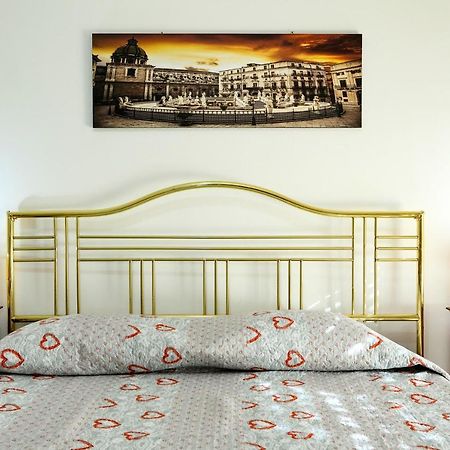 A Casa Di Fra' Bed & Breakfast Palermo Bagian luar foto