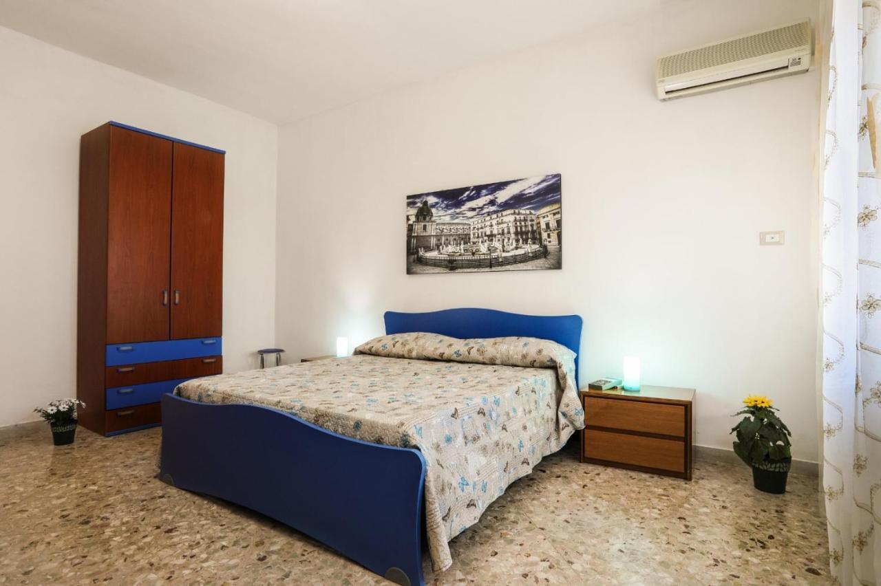 A Casa Di Fra' Bed & Breakfast Palermo Bagian luar foto