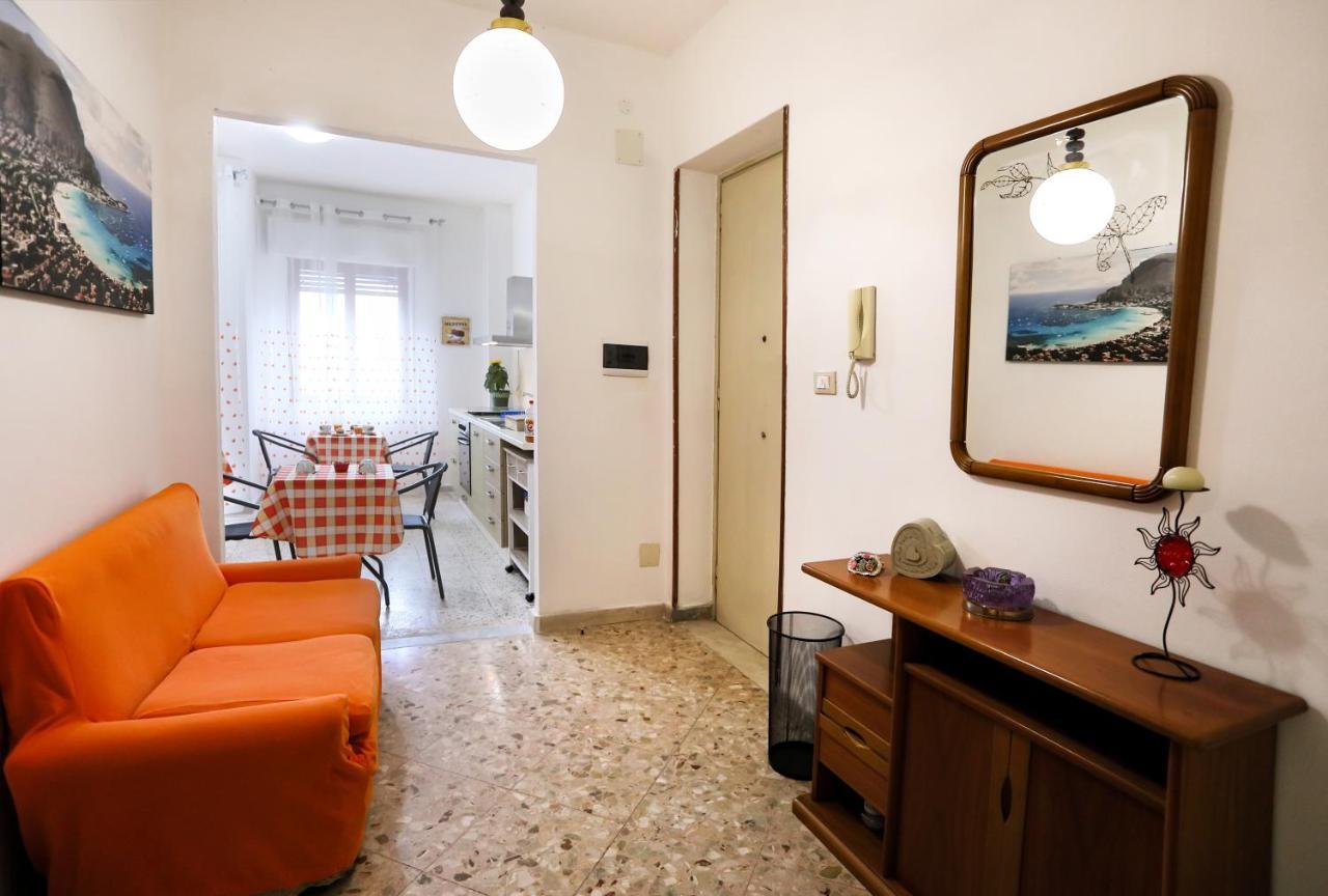 A Casa Di Fra' Bed & Breakfast Palermo Bagian luar foto
